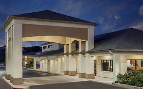 Days Inn & Suites By Wyndham Huntsville